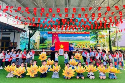 TRƯỜNG MẦM NON SƠN CA KỶ NIỆM NGÀY SINH CHỦ TỊCH HỒ CHÍ MINH 19/5